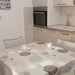Apartmán In With Sea View, Balcony, Air Conditioning, Wifi 5155-1