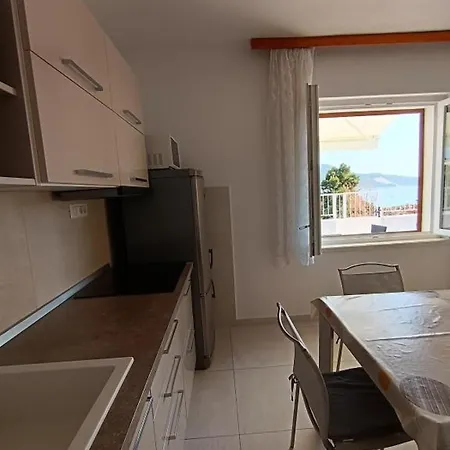 Apartman In With Sea View, Balcony, Air Conditioning, Wifi 5155-1 Primošten