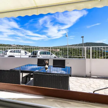 In With Sea View, Balcony, Air Conditioning, Wifi 5155-1