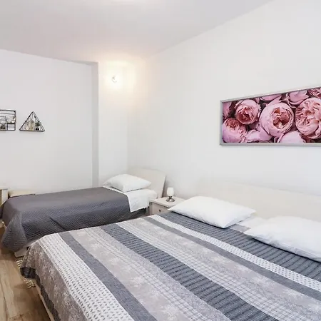In With Sea View, Balcony, Air Conditioning, Wifi 5155-1