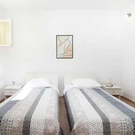 In With Sea View, Balcony, Air Conditioning, Wifi 5155-1 Apartman