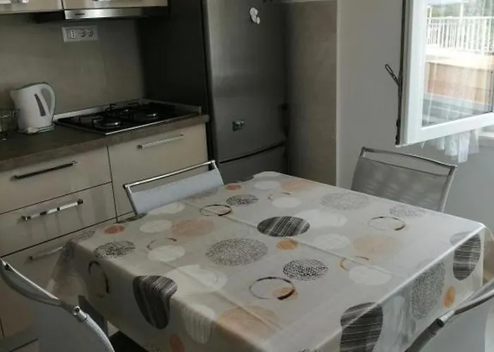 In With Sea View, Balcony, Air Conditioning, Wifi 5155-1 Apartment